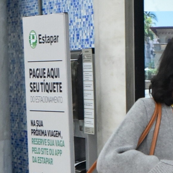 Bruna Marquezine quis entender o que era o termo 'fleets' após a expressão ir parar nos assuntos mais comentados do Twitter