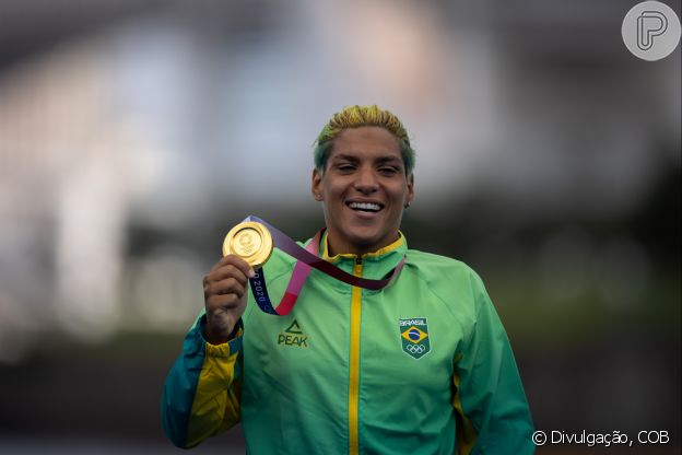 Ana Marcela Cunha ganhou medalha de ouro na Maratona Aquática