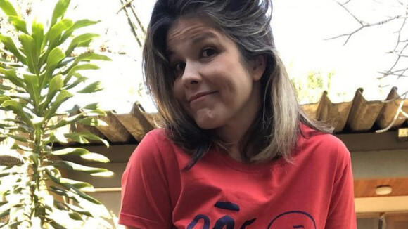 Samara Felippo faz crítica a pais ausentes com camiseta: 'Pãe não existe'