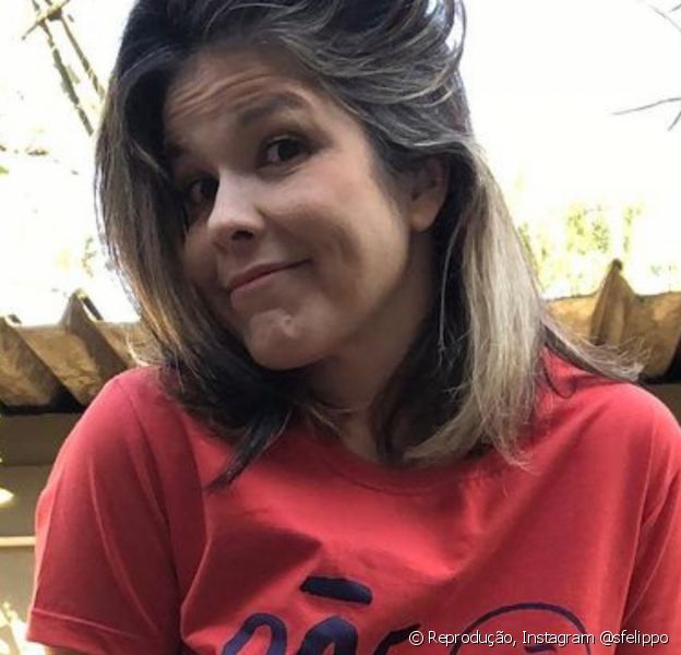 Samara Felippo faz crítica a pais ausentes com camiseta: 'Pãe não existe'