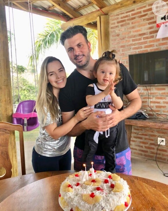 Thaeme Mariôto é casada com Fábio Elias desde 2015 e perdeu dois bebês antes de ter Liz, de 2 anos