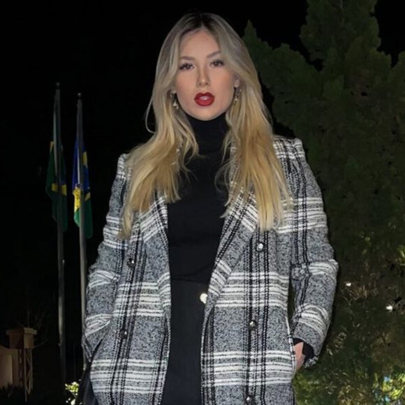 Nessa mesma viagem, Virgínia quebrou o salto alto