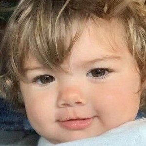 Clara Maria conquistou risadas de seguidores ao mostrar a língua para a mãe quando Tatá pediu um sorriso