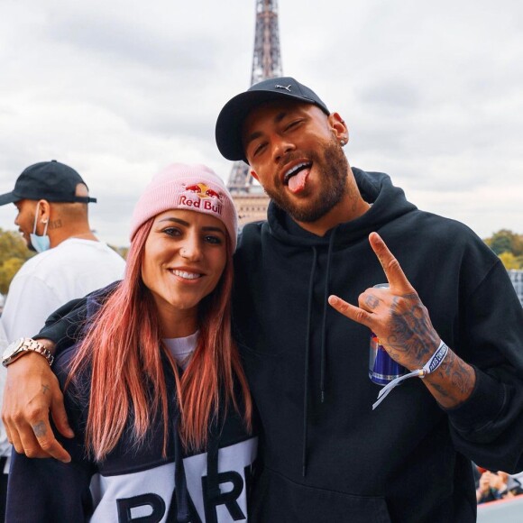 Amigos, Neymar e Leticia Bufoni receberam comentários de famosos em fotos