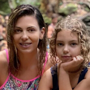 Sheila Mello ironiza em vídeo com travessuras da filha, Brenda: 'Menina é tranquilo'