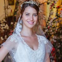 Novela 'Alto Astral': Nathalia Dill surge vestida de noiva para casamento