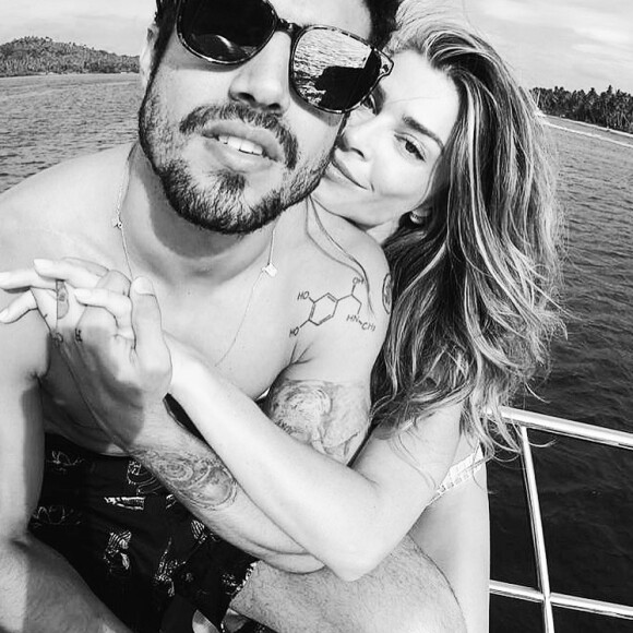Caio Castro e Grazi Massafera foram vistos aos beijos na festa de aniversário de Luciano Huck em setembro de 2019
