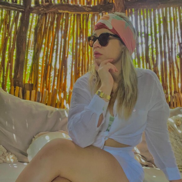 Viagem de Marília Mendonça foi marcada por looks cheios de personalidade