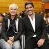 Xuxa foi acompanhada do namorado, Junno Andrade, à formatura de 61 alunos do projeto 'ViraVida', no Rio de Janeiro