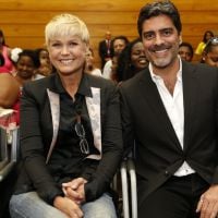Xuxa e Junno Andrade vão à formatura de 61 jovens e a artista vibra: 'Vitória'