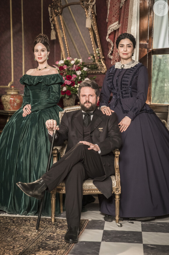 'Nos Tempos do Imperador': Pedro (Selton Mello) é amante de Luísa (Mariana Ximenes) e casado com Teresa (Letícia Sabatella)