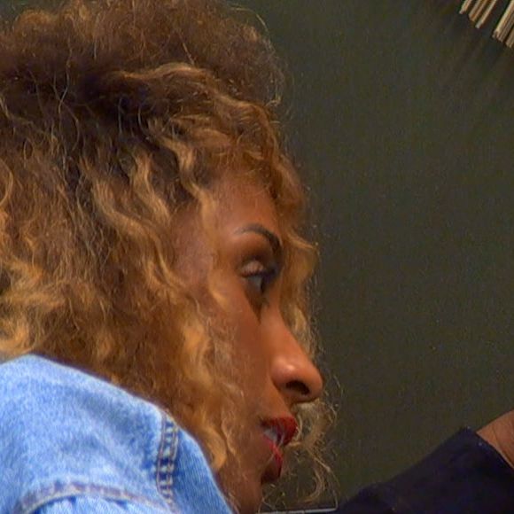 Mirella vai para o Exílio do 'Ilha Record' pela segunda vez, encontrando Negão da BL, Nanah e outros participantes eliminados antes da semifinal da competição