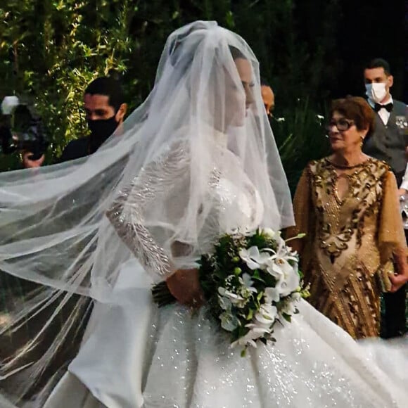 Viviane Araujo chega para seu casamento com o empresário Guilherme Militão em casa de festas do Rio de Janeiro
