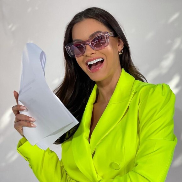 Andressa Suita alcança cerca de 500 mil fãs com canal do Youtube