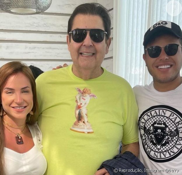Tierry e a namorada, Gabi Martins, encontraram Fausto Silva em Dubai