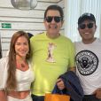 Fausto Silva se deparou com casal de cantores durante almoço