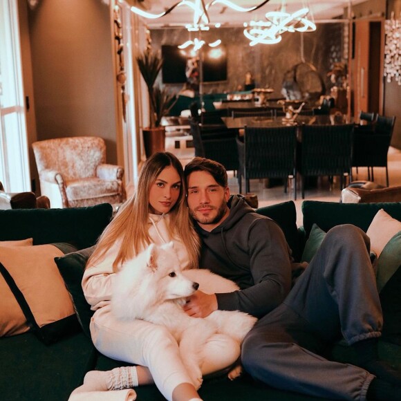 Sarah Andrade e Lucas Viana viajam juntos