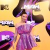 Bianca Andrade caprichou no volume com vestido lilás no MIAW 2021