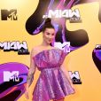 Bianca Andrade caprichou no volume com vestido lilás no MIAW 2021