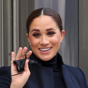 Meghan Markle surgiu elegante em look all black