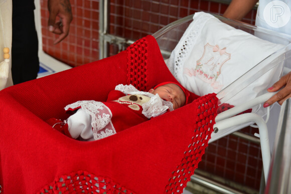 Filha de Lorena Improta e Leo Santana nasceu em Salvador em 26 de setembro de 2021