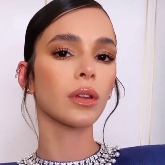 Detalhe da maquiagem de Bruna Marquezine assinada por Henrique Martins