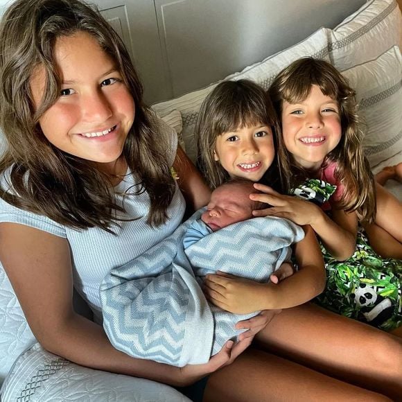 Malvino Salvador mostrou Rayan sendo paparicado pelas irmãs mais velhas