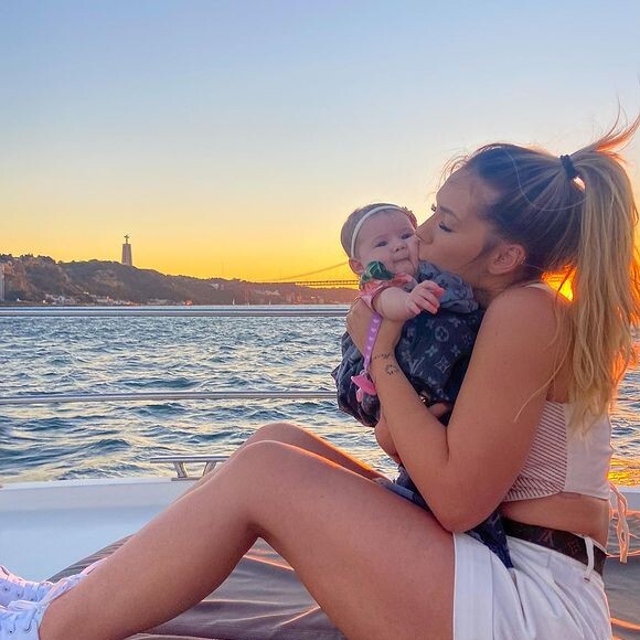 Virgínia e a família viajaram para Portugal para despejar as cinzas de Mário Serrão no Rio Tejo