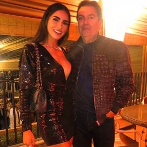 Stephanie Paula acompanhou Faustão da Globo para a Band e faz parte de seu balé