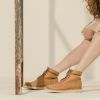 Marca de calçados veganos Ahimsa cria bota moderna feita à mão