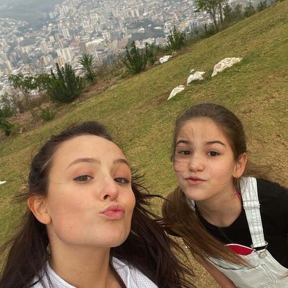 Larissa Manoela exaltou parceria com atriz mirim do elenco da novela 'Além da Ilusão': 'O tanto que essa pequenininha já se tornou especial pra mim'