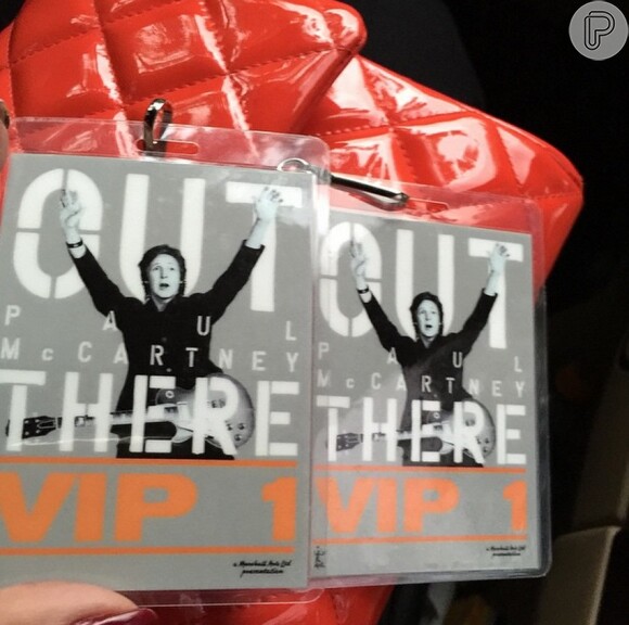 Luciana Gimenez exibe entradas para área VIP do show de Paul McCartney no Instagram