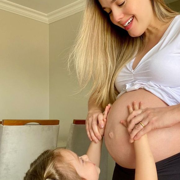 Thaeme contou que ganhou 21 quilos na gravidez