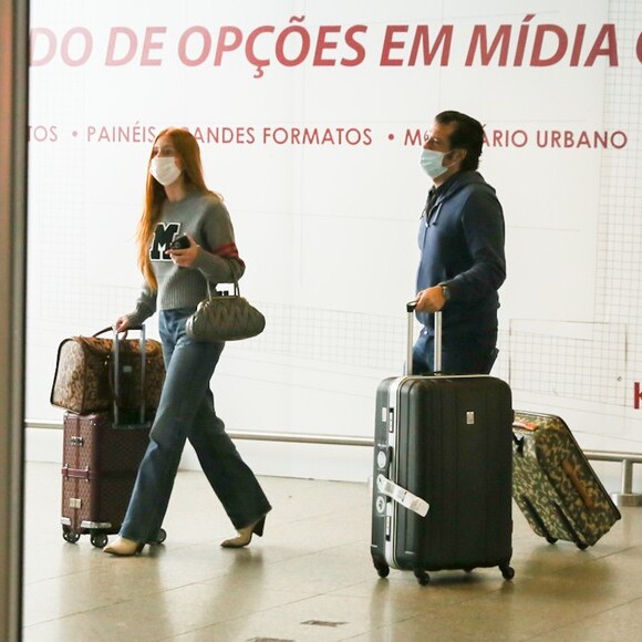 Marina Ruy Barbosa e o namorado foram flagrados em aeroporto de São Paulo 

