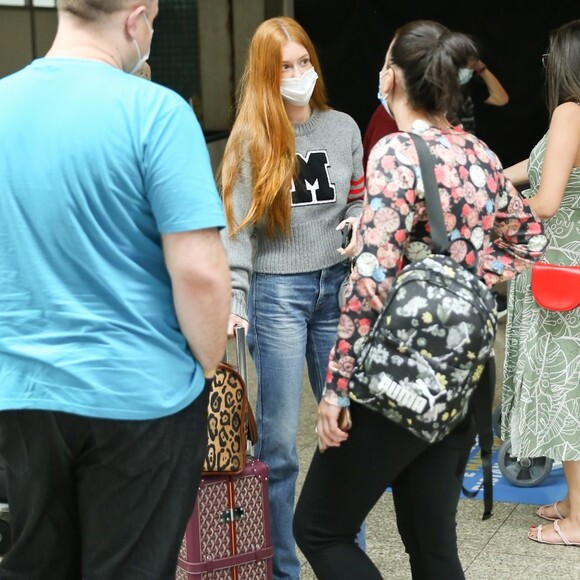  Marina Ruy Barbosa tirou selfies e conversou com fãs
