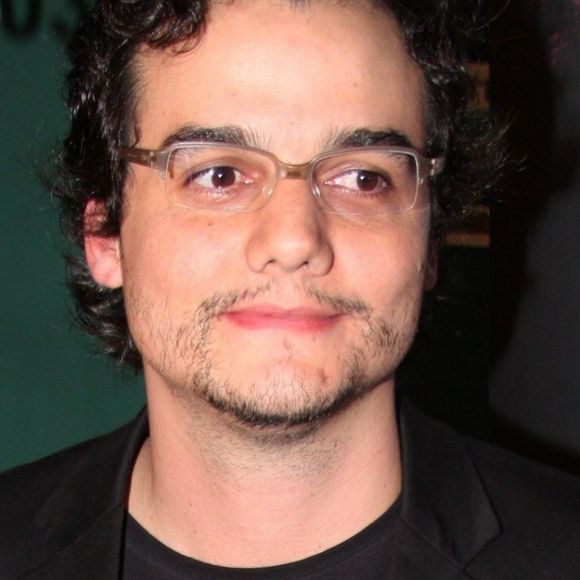 Wagner Moura criticou a PM do Rio e o governo de Jair Bolsonaro, e saiu em defesa do ex-presidente Lula