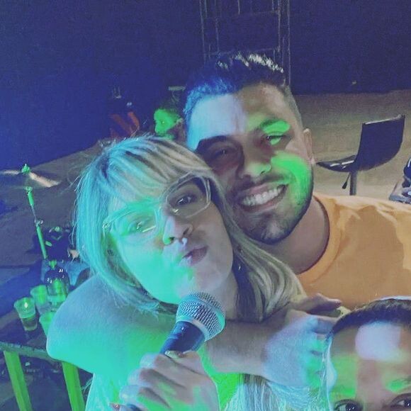Maiara vem postando homenagens à Marília Mendonça em meio ao luto após seu velório realizado no último sábado (06)