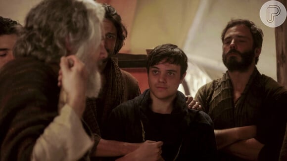 Reta final de 'Gênesis': Jacó (Petronio Gontijo) permite que Benjamin (Marcus Bessa) siga com os irmãos para o Egito