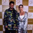 Zé Felipe posa com a mulher, Virgínia Fonseca: youtuber usa pijama Dior de R$ 57 mil
