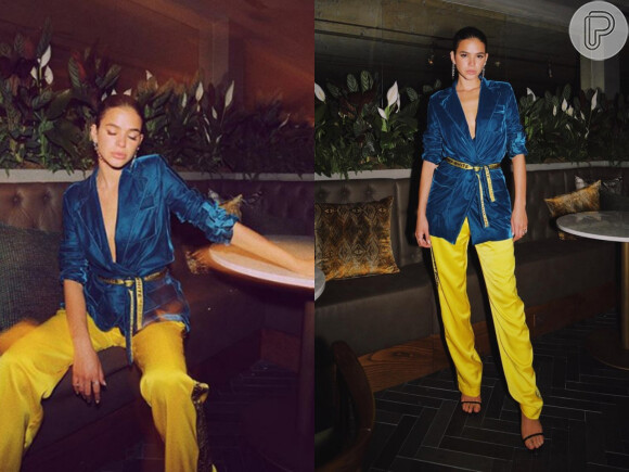 Bruna Marquezine fez um mix fashionista de amarelo e azul, cores populares no uniforme de Supergirl, personagem que ela quase interpretou