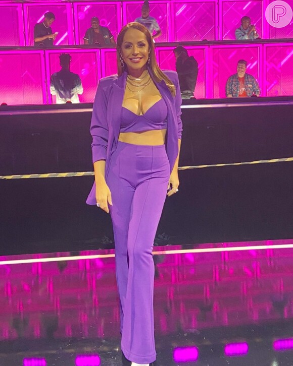 Carla Cristina, do hit 'Xibom Bombom', é jurada de programa da Record, 'Canta Comigo', desde 2018