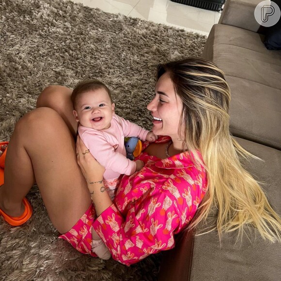 Virgínia Fonseca se surpreende com a filha 'falando' papai