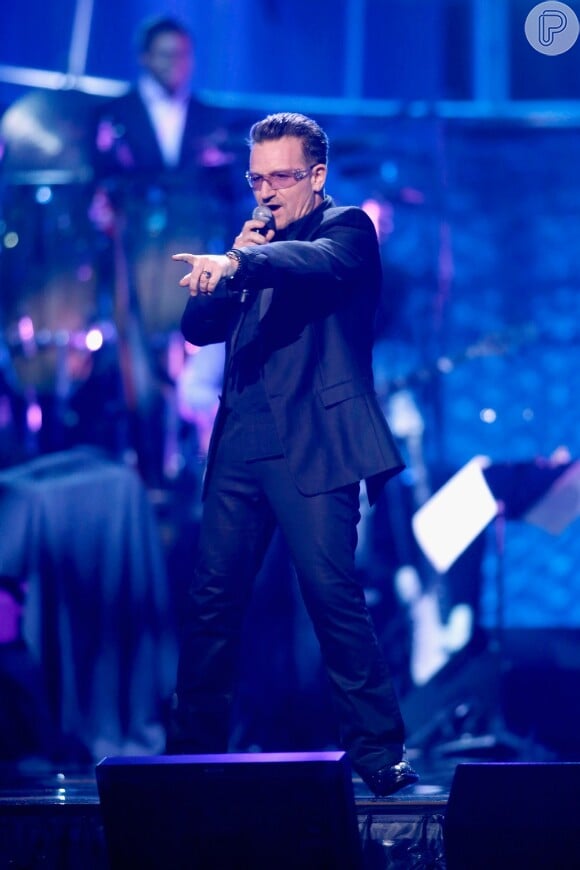 Bono Vox é o nome artístico do cantor e vocalista do U2 Paul David Hewson