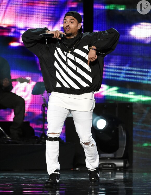 Chris Brown ganhou os troféus de Melhor Música de Hip-Hop, Melhor Performance de Dance e Melhor Colaboração