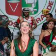Carnaval 2022: Paolla Oliveira se divertiu na hora de sambar com a bateria na Grande Rio