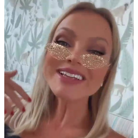 Após errar aniversário de Jojo Todynho, Eliana riu da situação nas redes sociais: 'Em fevereiro, eu volto pra te dar parabéns, tá?'