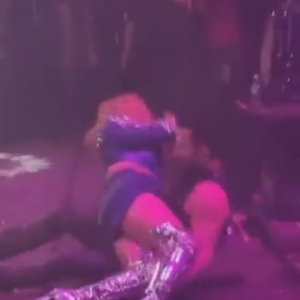 Joelma cai ao fazer pirueta com bailarino durante show