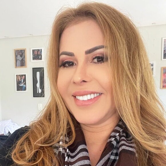 Joelma revelou que está há três anos sem beijar na boca