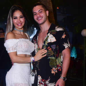Mayra Cardi se divertiu em festa com Arthur Aguiar após reconciliação