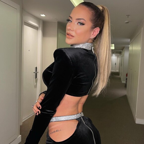 Gabi Martins apostou em look sem calcinha para o Prêmio Multishow 2021